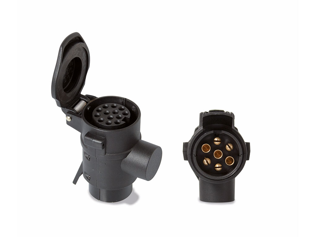 Adapter von Stecker 13-polig auf Steckdose 7-polig Adapter von Stecker 13-polig auf Steckdose 7-polig